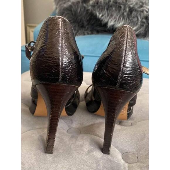 Tahari Women Strappy Gladiator Heels Black Leather Gold Toe Size 9.5 - Picture 3 of 5